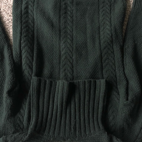 Eddie Bauer Lamb’s Wool Turtleneck in Dark Green - Picture 7 of 9